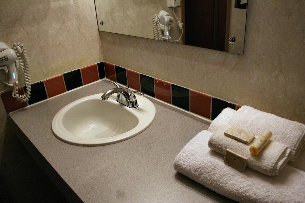 Caboose Motel Libby Habitación foto